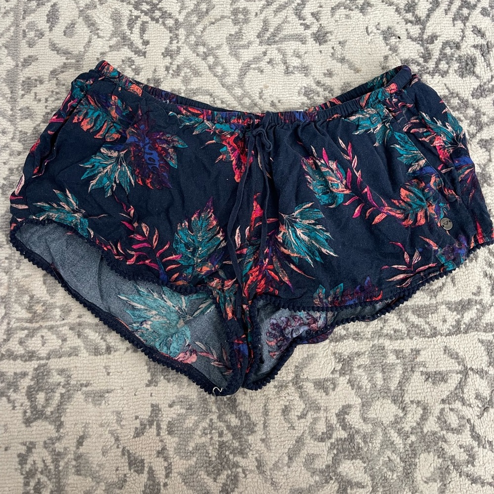 Roxy Floral Short Shorts Size Small